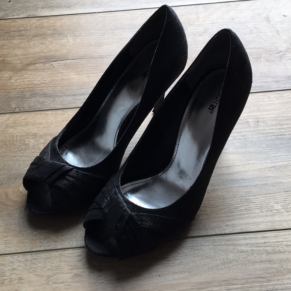 Black high heels size6